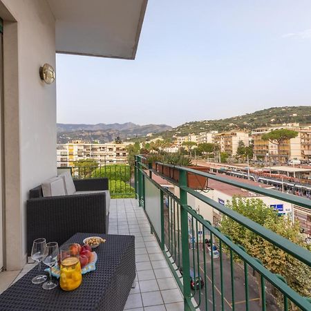 Sorrentovibes - Family Home With Terrace & Amazing View In Sorrento Center Buitenkant foto